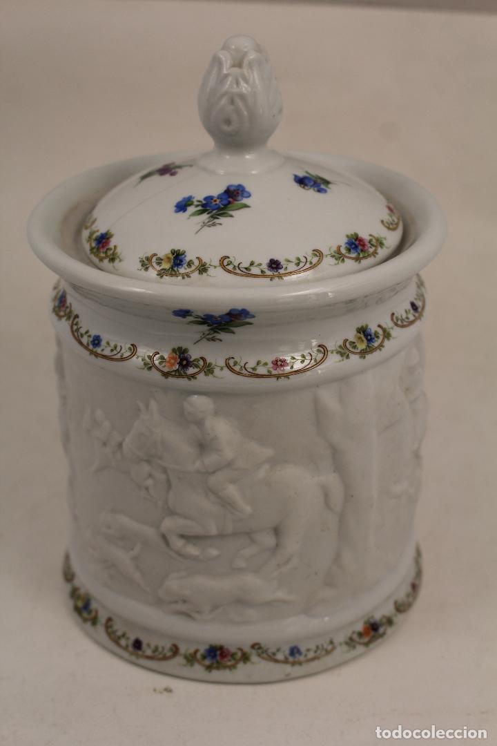 Vintage: tarro en porcelana biscuit - Foto 2