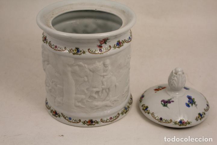 Vintage: tarro en porcelana biscuit - Foto 4