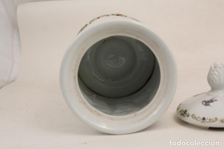 Vintage: tarro en porcelana biscuit - Foto 5