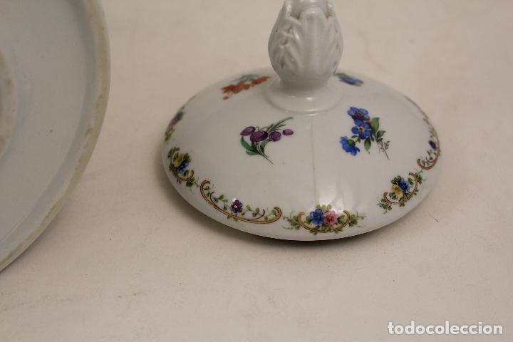 Vintage: tarro en porcelana biscuit - Foto 6