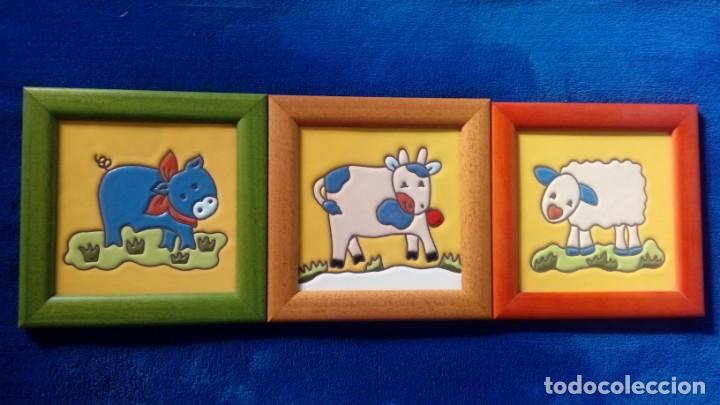Vintage: TRES MARCOS DE MADERA CON AZULEJOS DE ANIMALES