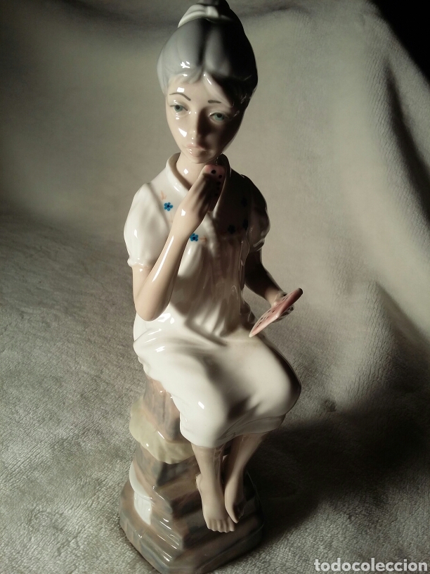 Vintage: Figura de mujer en porcelana de CASADES