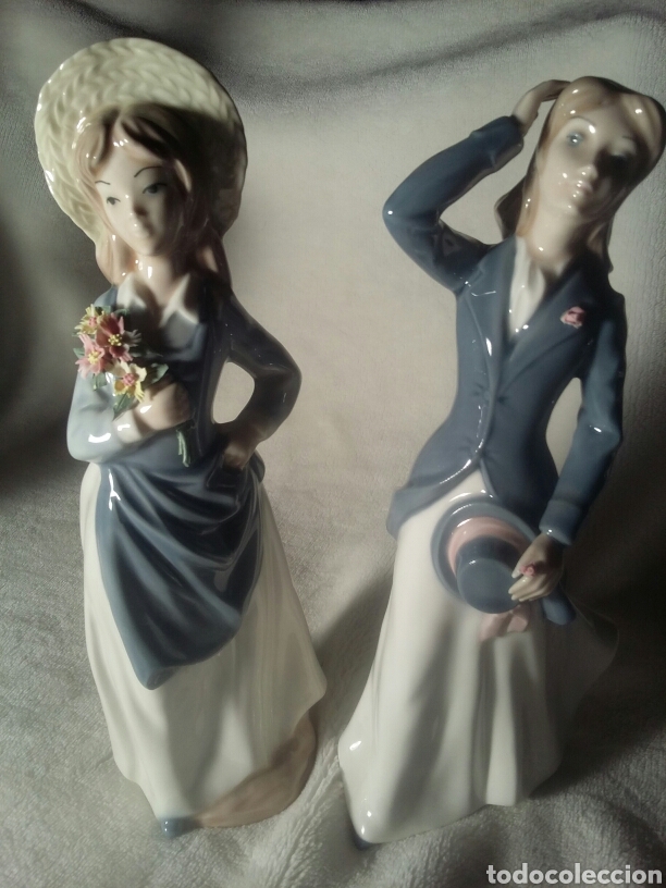 Vintage: Pareja de damas en porcelana MEDIFLOR