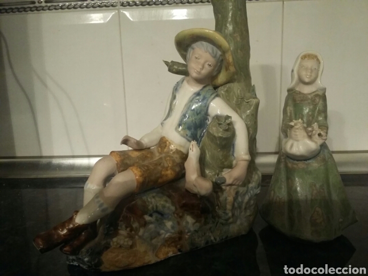 Vintage: Pareja de ni&ntilde;os en cer&aacute;mica de INGL&Eacute;S