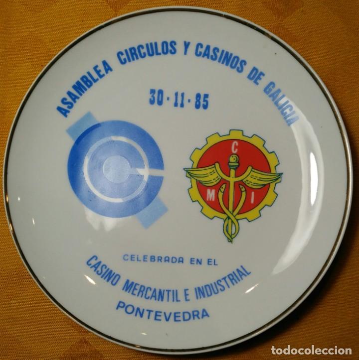 Vintage: Plato - Asamblea C&iacute;rculos y Casinos de Galicia - Mercantil Pontevedra 1985. 20 cm Aprox.