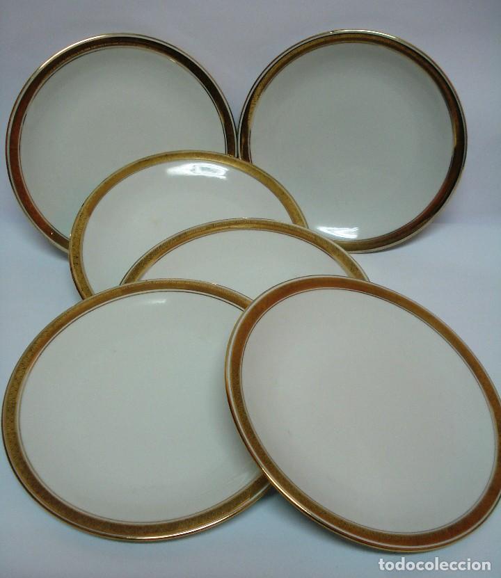 Vintage: JUEGO 6 PLATOS LLANOS GRECA BA&Ntilde;O ORO PORCELANA SANTA CLARA 24 CM. .A&Ntilde;OS 50-60