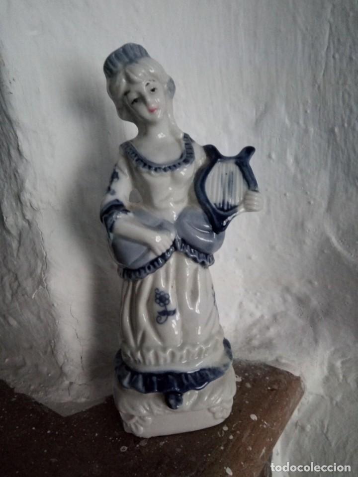 Vintage: Figura de mujer con arpa vintage a&ntilde;os 70