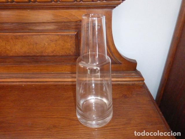 Vintage: JARRON DE CRISTAL LISO CON FORMA DE BOTELLA. - Foto 1