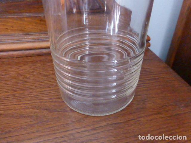 Vintage: JARRA DE CRISTAL CON TAPA QUE LLEVA BOTON PARA PODER ABRIR Y SERVIR - Foto 5