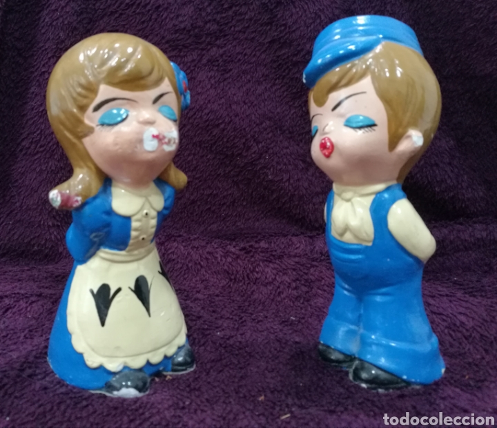 Vintage: Pareja de figuras vintage bes&aacute;ndose