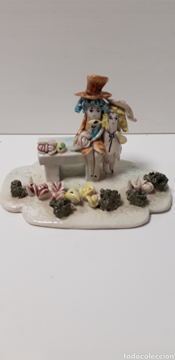 Vintage: Figura de porcelana sin marca 12 x 9 cm