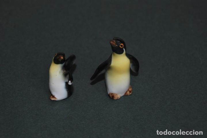 Vintage: PAREJA DE FIGURAS DE PORCELANA - PINGUINOS - MINIATURA