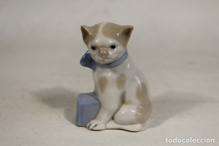 Vintage: figura de gato en porcelana