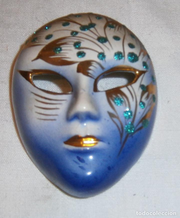 Vintage: mascara veneciana de porcelana peque&ntilde;a