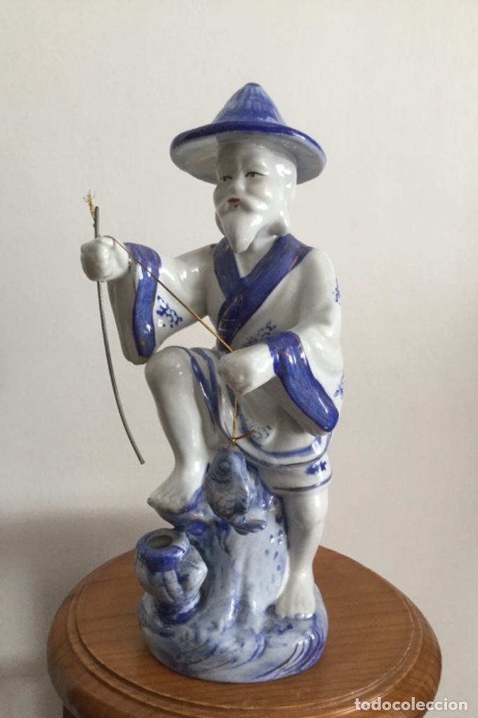 Vintage: FIGURA DE PORCELANA DE CHINO PESCADOR SELLADO DEBAJO 24 CM DE ALTO