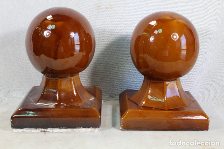 Vintage: pareja de Remates Bola base cuadrada color liso