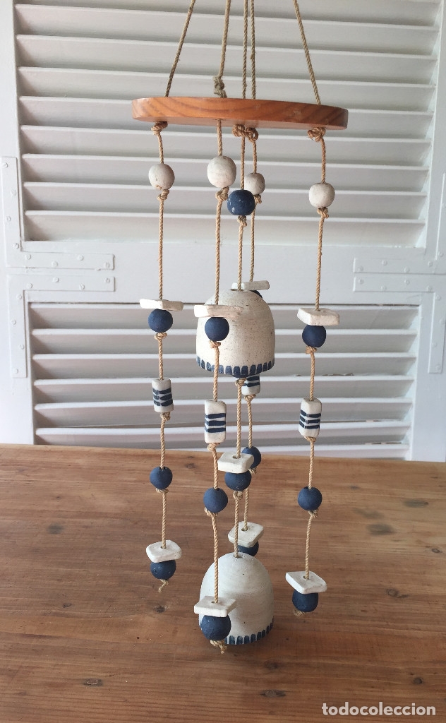 Vintage: MOVIL DE CER&Aacute;MICA GRES BLANCO Y AZUL, DE AUTOR MA DOLORES CANALS - MaD, A&Ntilde;OS 70-80, 77 CM