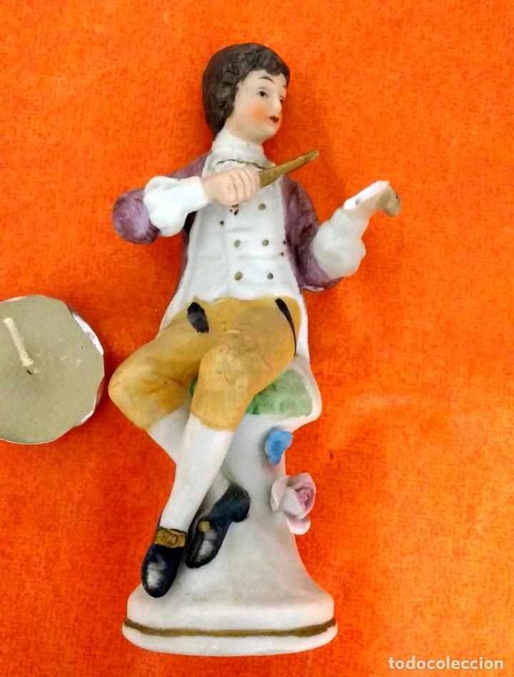 Vintage: Figura violinista rota