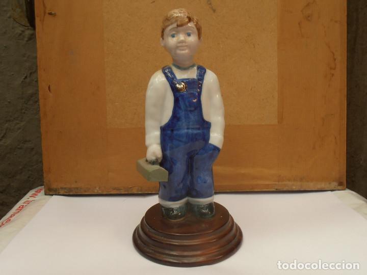 Vintage: FIGURA CERAMICA CELTA DE PONTECESURES - MECANICO - ATRA 25 ANIVERSARIO