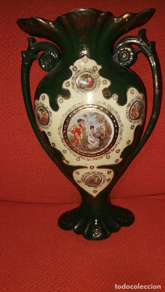 Vintage: PRECIOSO JARRON DE PORCELANA ST. LOUIS ARTWARE 42 x 24 cm.