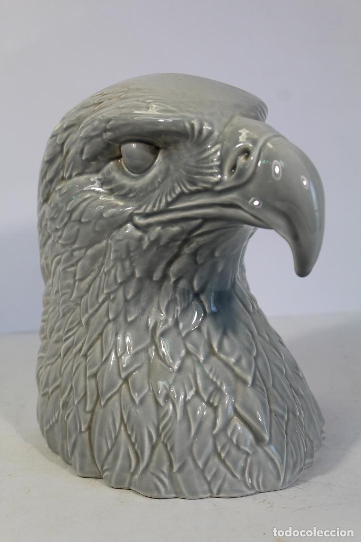 Vintage: figura de aguila en ceramica firmada hispania