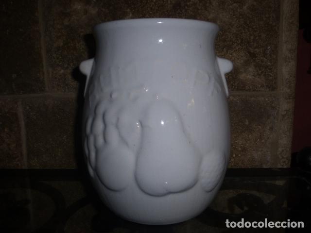 Vintage: JARRON O BOTE PARA COCINA DE CERAMICA VIDRIADA EN COLOR BLANCO. CON RELIEVES.
