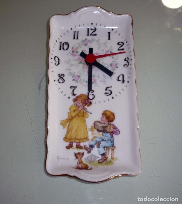 Vintage: Reloj porcelana Pintada Vintage