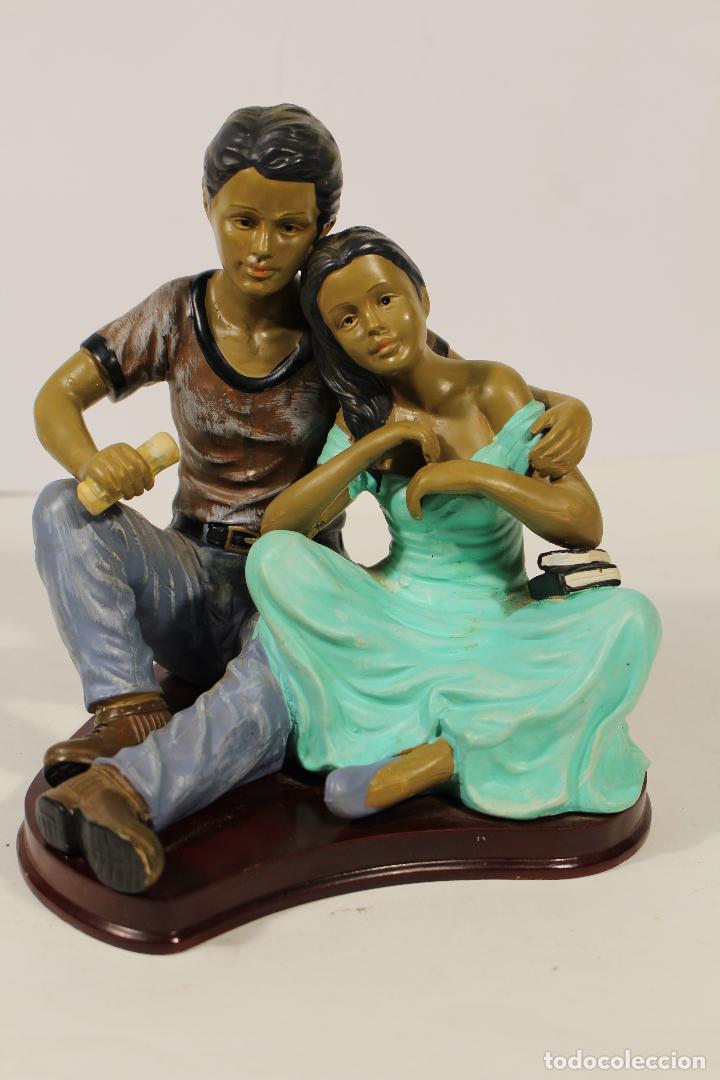 Vintage: figura enamorados en ceramica