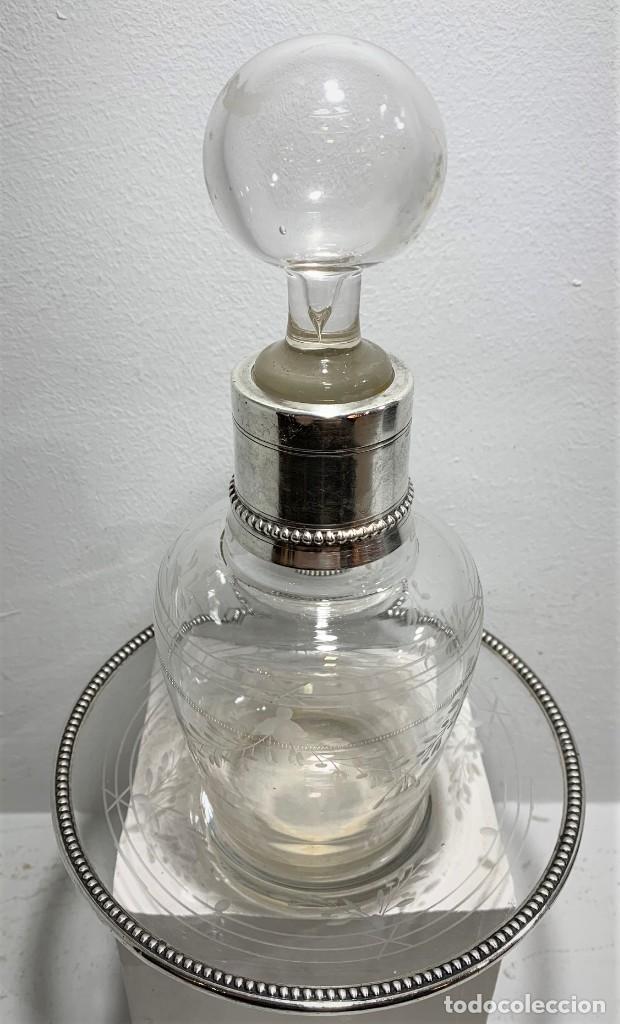 Vintage: Botella con plato de cristal y plata. - Foto 1