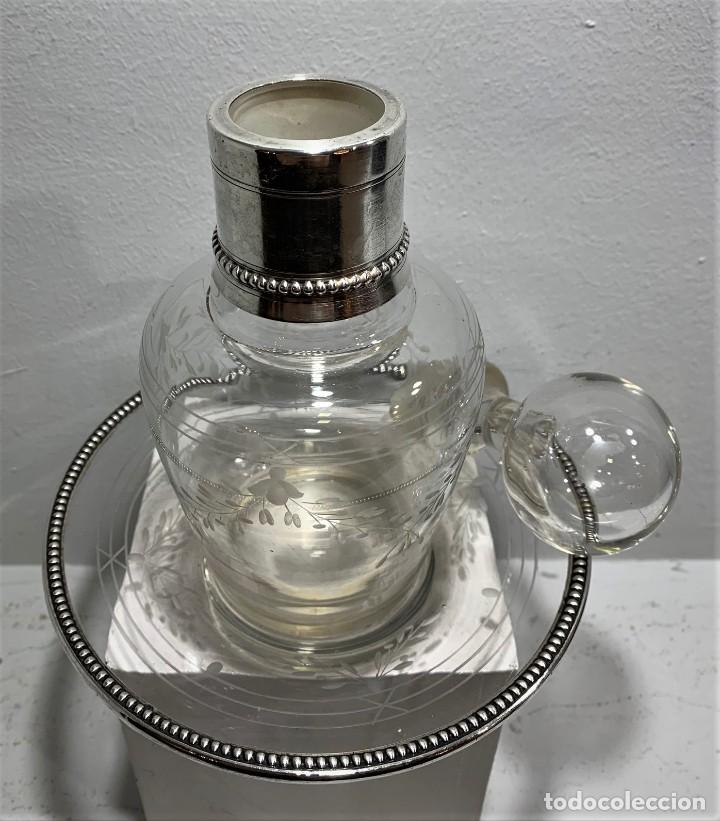 Vintage: Botella con plato de cristal y plata. - Foto 2