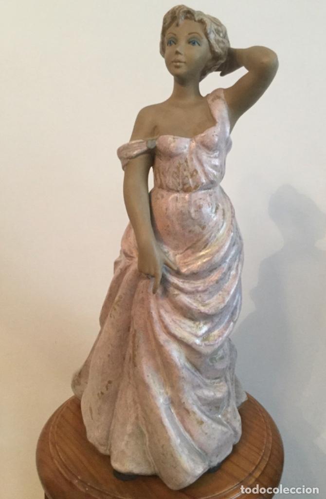 Vintage: FIGURA DE PORCELANA VINTAGE DE PORCELANA ART&Iacute;STICA VALENCIANA PAV