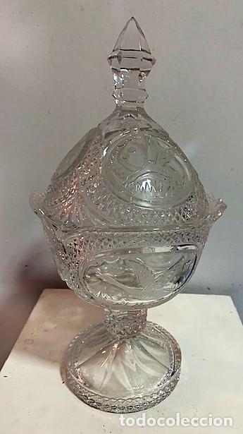 Vintage: Bombonera de cristal. - Foto 1
