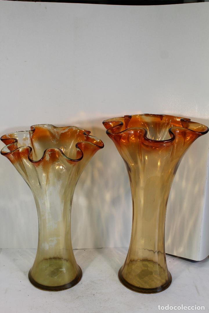 Vintage: 2 jarrones floreros de cristal - Foto 3