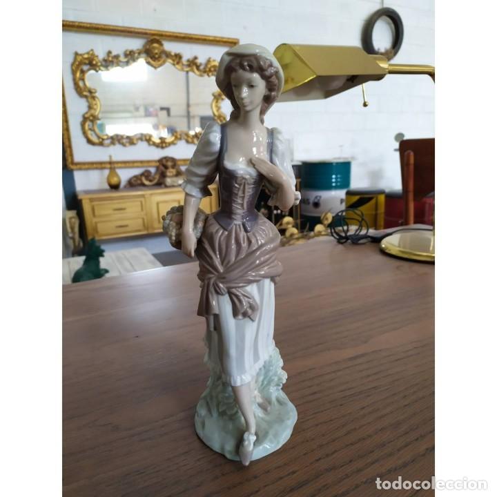 Vintage: Figura Lladr&oacute; Mujer Campesina.