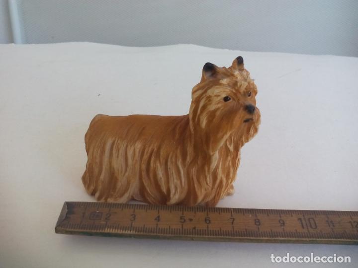 Vintage: FIGURA DE PERRO. YORKSHIRE TERRIER. MADE IN ITALY. Pintado a mano. DOG.