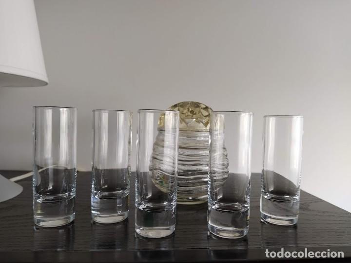 Vintage: 5 VASOS DE CHUPITO - Foto 2