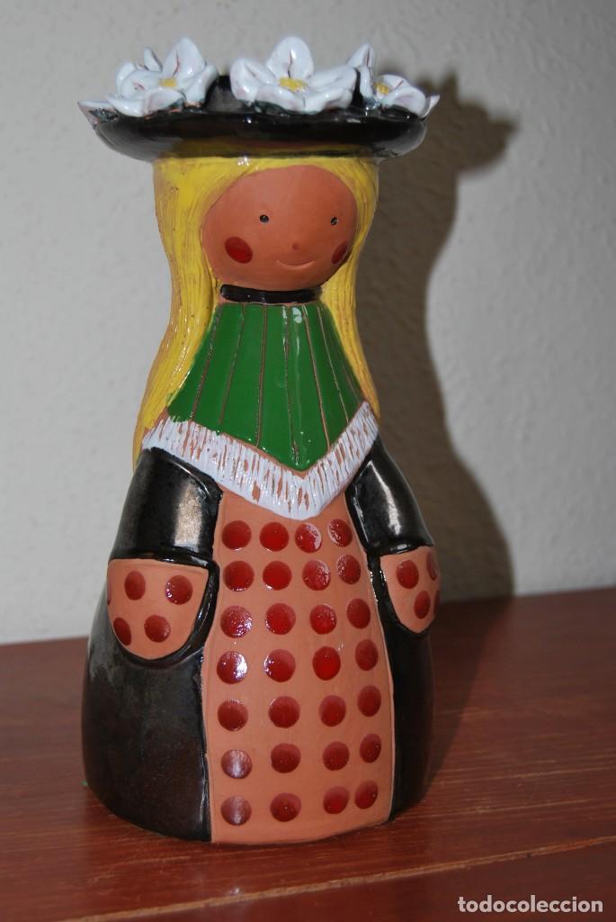 Vintage: PRECIOSA FIGURA DE CER&Aacute;MICA - CHICA CON SOMBRERO DE FLORES - JULLAR - A&Ntilde;OS 70