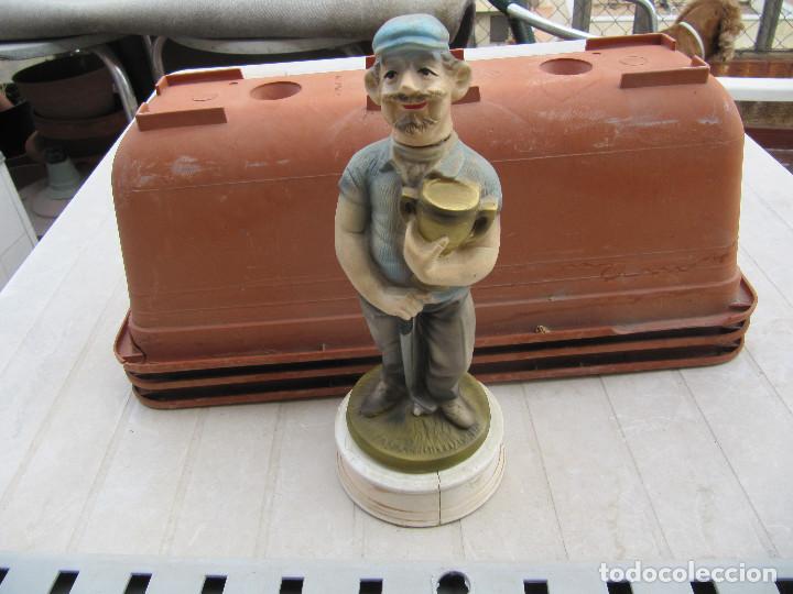 Vintage: ANTIGUA FIGURA BOTELLERO MUSICAL Y GIRATORIA GOLFISTA CON COPA