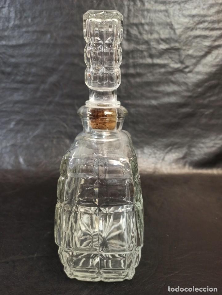 Vintage: Botella de licor de cristal. C31 - Foto 2