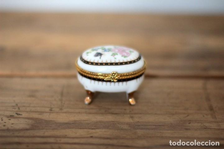 Vintage: CAJITA DE PORCELANA. CAJA JOYERO MINIATURA