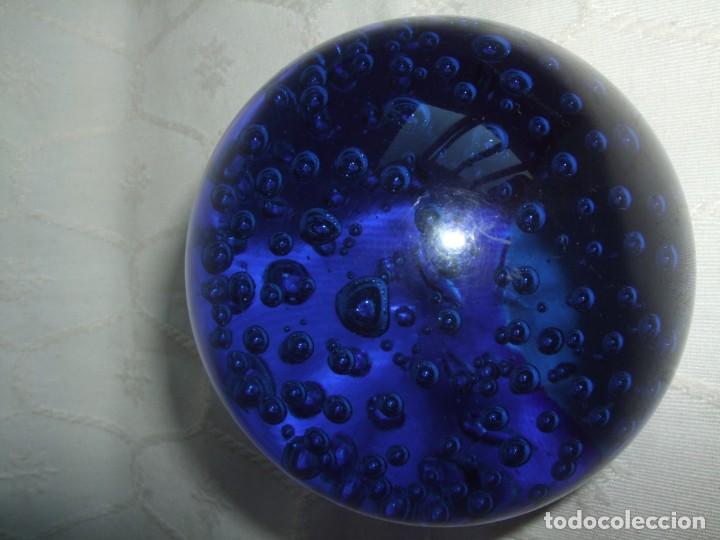 Vintage: VINTAGE PISAPAPELES. BOLA CRISTAL MURANO . AZUL ULTRAMAR