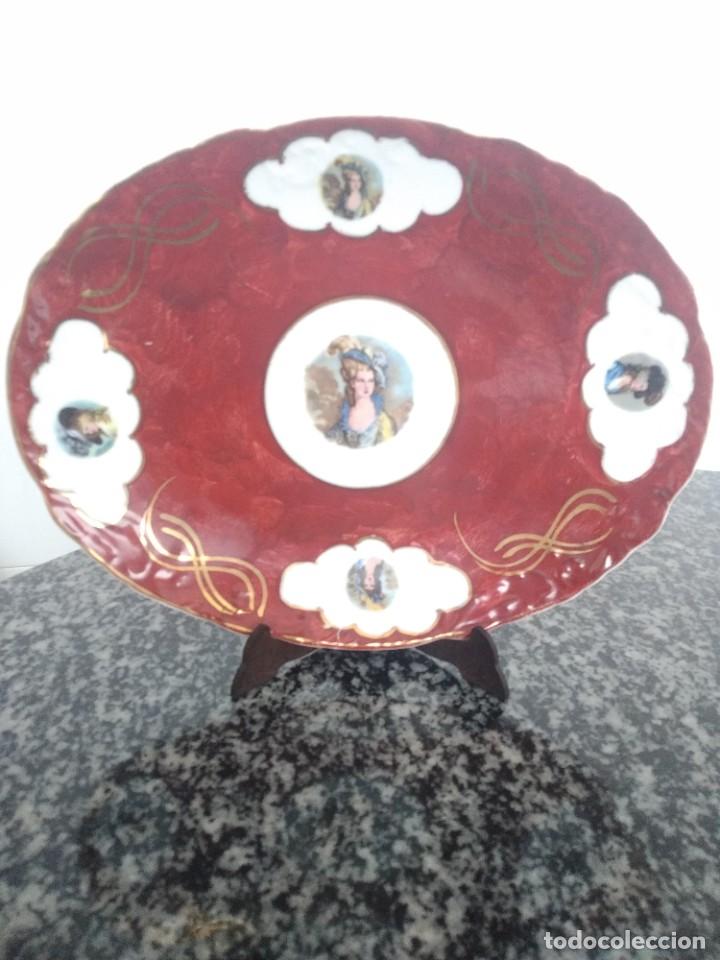 Vintage: Fuente de cer&aacute;mica granate
