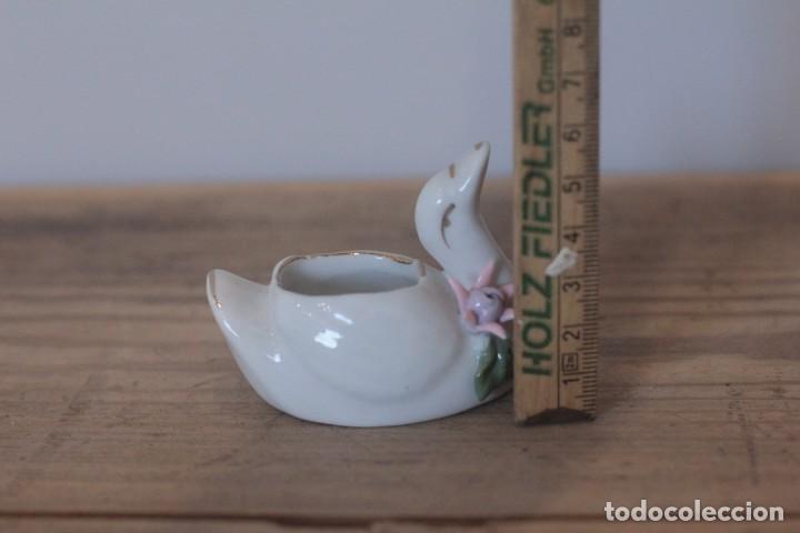 Vintage: peque&ntilde;a figurita, recipiente en forma de cisne, vintage