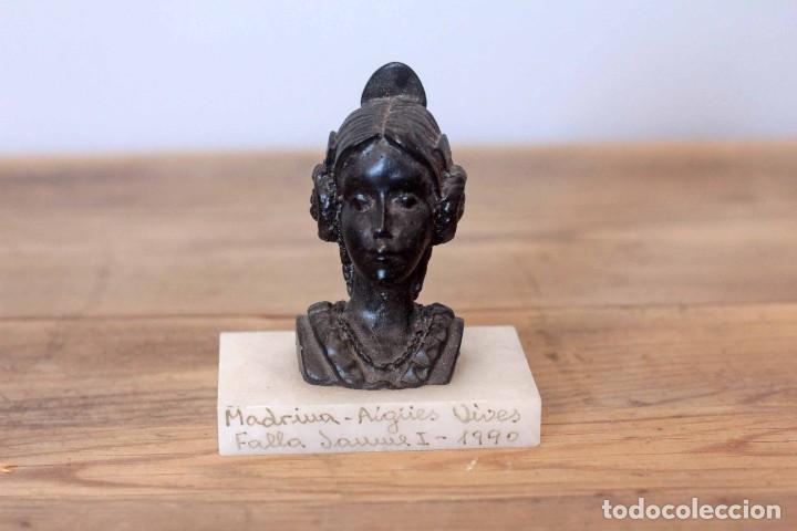 Vintage: Figura vintage, regalo falla carcaixent, falla Jaume I, 1990, bisuteria SStrass