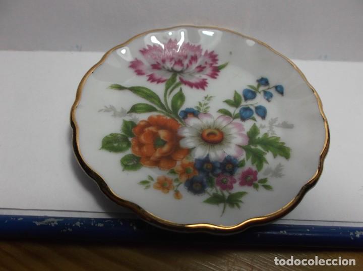Vintage: PLATITO DE CERAMICA - MINIATURA - FLORES - CERAMICA VI-RE -. MHOI-XENT.