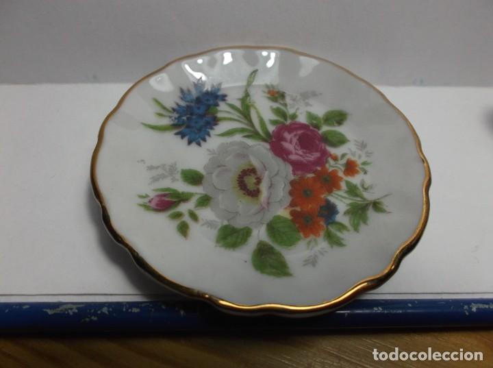 Vintage: PLATITO DE CERAMICA - MINIATURA - FLORES - CERAMICA VI-RE -. MHOI-XENT.