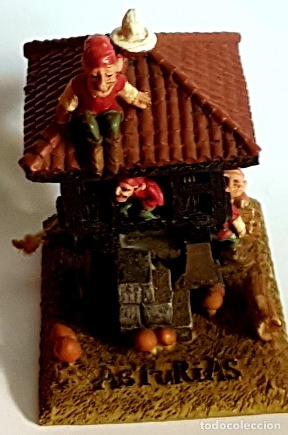 Vintage: PEQUE&Ntilde;O HORREO ASTURIANO