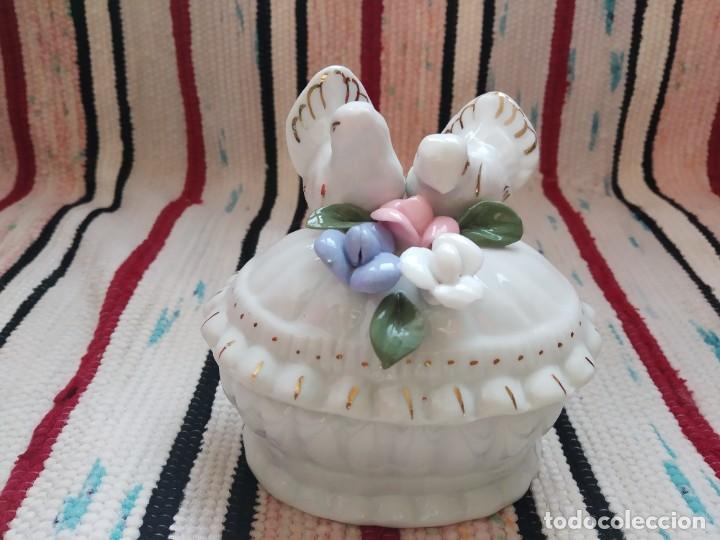 Vintage: CAJITA PORCELANA CON DETALLES ORO - *R