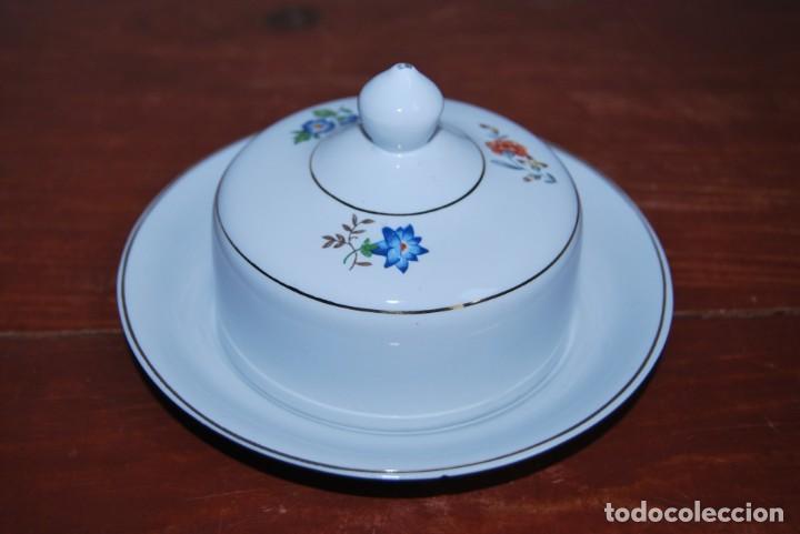 Vintage: MANTEQUERA O MANTEQUILLERA DE CER&Aacute;MICA - DECORADA CON FLORES Y FILO DORADO - R&Iacute;O DE JANEIRO, BRASIL