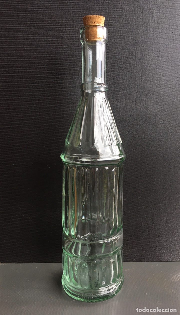 Vintage: Botella tallada - Foto 1